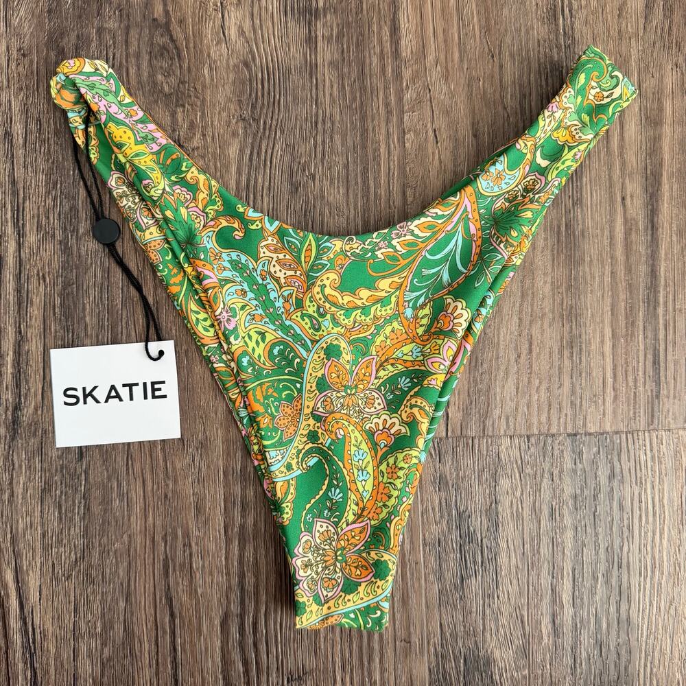 NEW Skatie Suzanne Bottom in Riviera Paisley Print Size Small